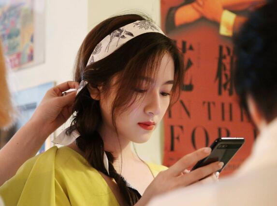 美女，黄段子黄段网